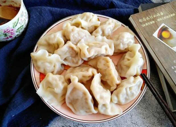 猪肉配什么包饺子好吃（猪肉配什么包饺子最好）