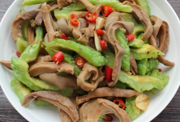 猪肚炒苦瓜怎么炒好吃（猪肚炒苦瓜材料准备）