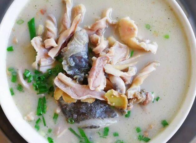 猪肚炖甲鱼怎么做好吃（猪肚炖甲鱼是一道传统的粤菜）