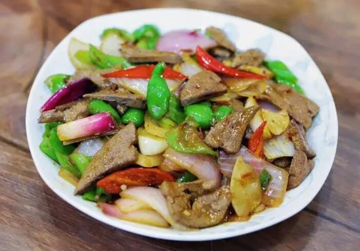 猪肝瘦肉怎么炒好吃（如何炒好猪肝瘦肉并避免上火）