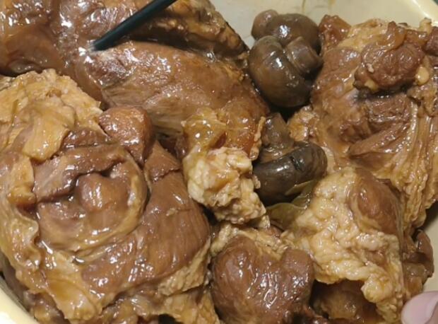 猪腱肉怎么做好吃（猪腱肉的功效和作用）