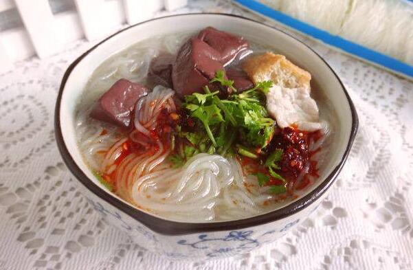 猪血粉丝汤怎么做好吃（制作猪血粉丝汤的诀窍）