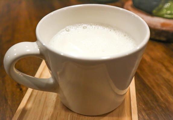 5一6个月婴儿营养食谱（早期辅食的重要性）