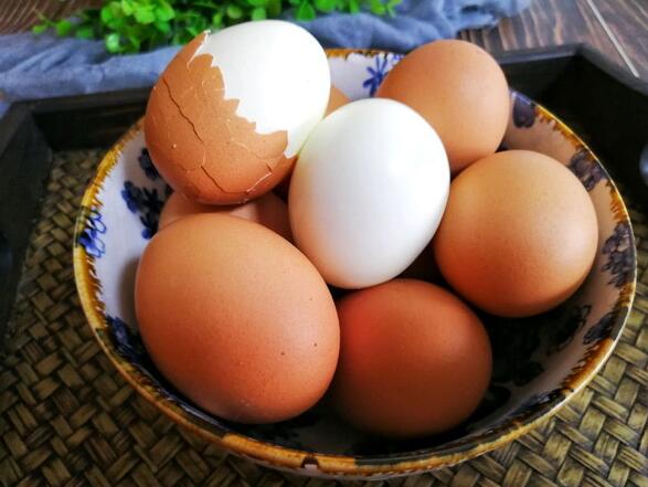 宝宝吃什么最有营养（为八个月宝宝选择最有营养的辅食）