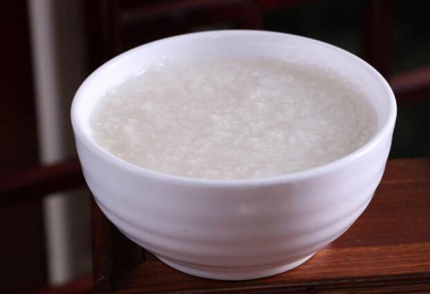 宝宝吃白米粥有营养吗（宝宝吃白粥有什么营养价值）