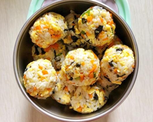 宝宝营养饭团的做法（如何做宝宝饭团）