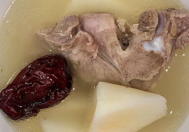 大骨头汤怎么炖有营养（大骨头汤怎么炖补钙）