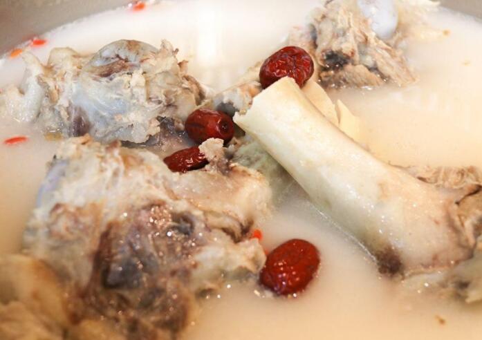 棒子骨怎么炖有营养（棒子骨怎么炖好吃）