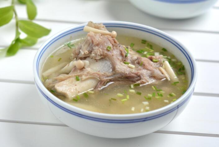 棒子骨汤怎样熬营养好（棒子骨汤怎么做更营养）