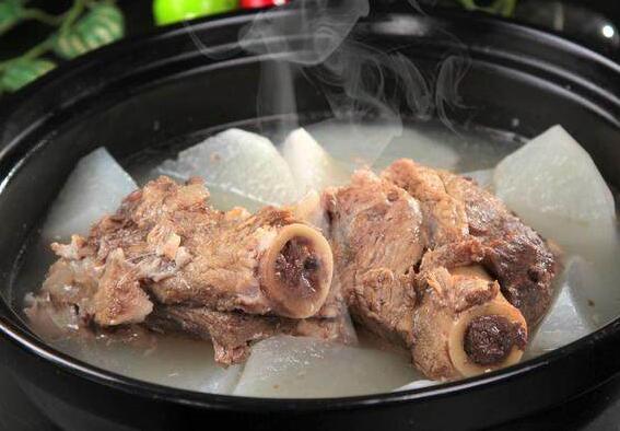 棒骨和脊骨哪个有营养（棒骨和脊骨哪个好）