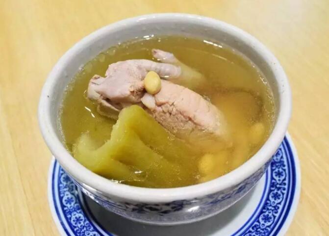 煲什么汤好喝又有营养（黄豆煲什么汤好喝又有营养）