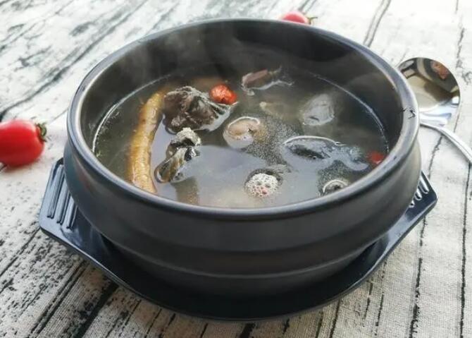 白凤乌鸡的营养价值（白凤乌鸡的药用价值）
