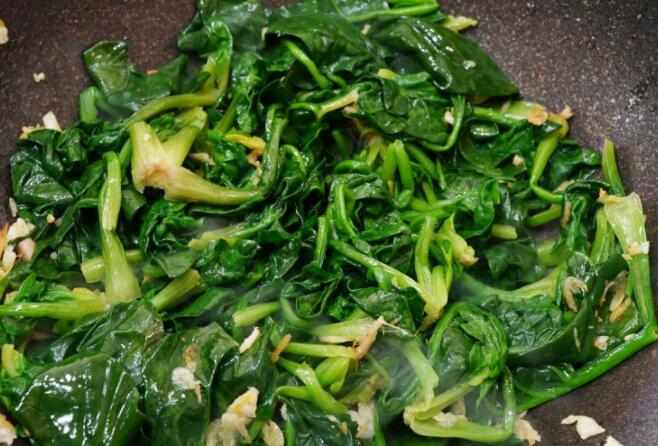菠菜含有什么营养成分（菠菜含什么元素最高）