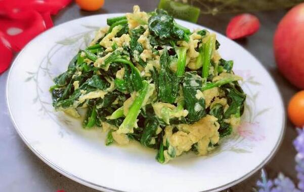 菠菜富含什么营养成分（菠菜都含什么营养成分）