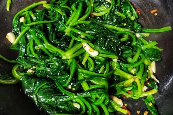 为什么要多吃菠菜（菠菜怎么吃最有营养价值）