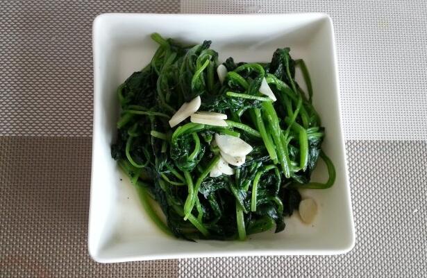 菠菜的营养价值（菠菜怎样做好吃又营养）