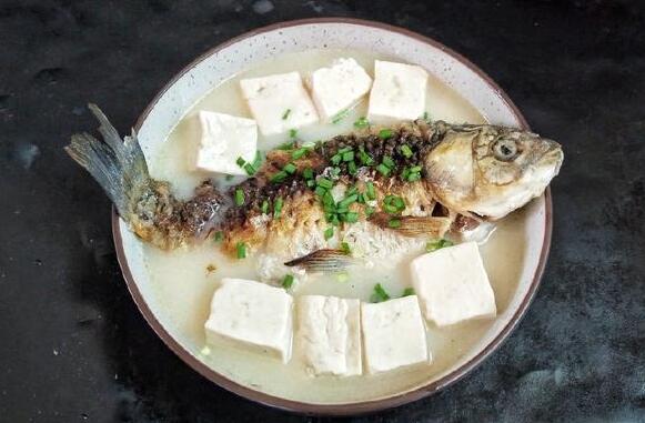 豆腐煮鱼有什么营养（豆腐煮鱼方法）