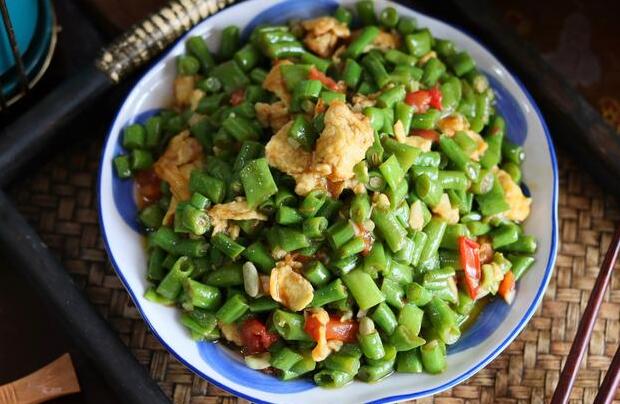 豆角里的豆有什么营养（豆角里的豆子有毒吗）