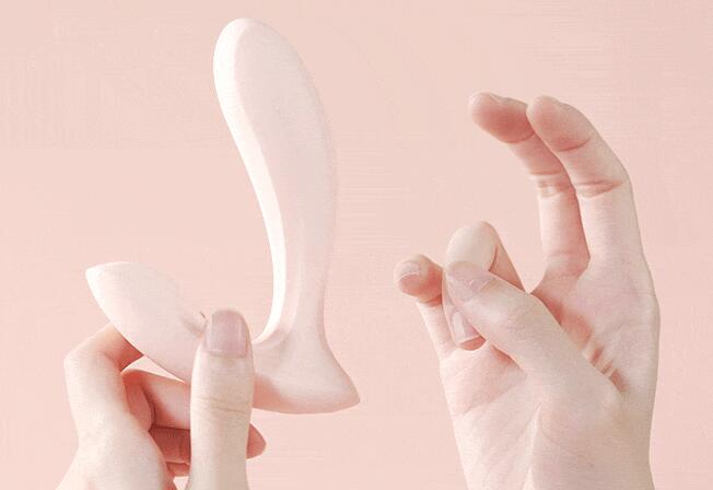 女人外出戴成人用品什么感觉（情趣用品穿戴外出）