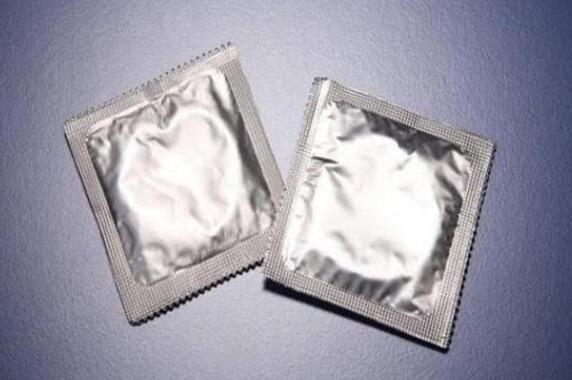 男性避孕套戴在哪里（男性的避孕套如何戴）