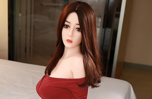 买充气娃娃对还是不对（充气娃娃的样子）