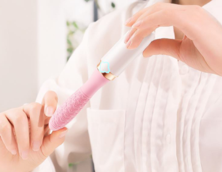 女士器具自慰器的正确使用方法（自慰器是一种非常私密的产品）