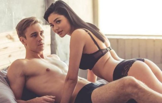 妇妻姓交的体位:夫妻共枕的性爱姿势 妇妻姓交的体位:夫妻共枕的性爱姿势