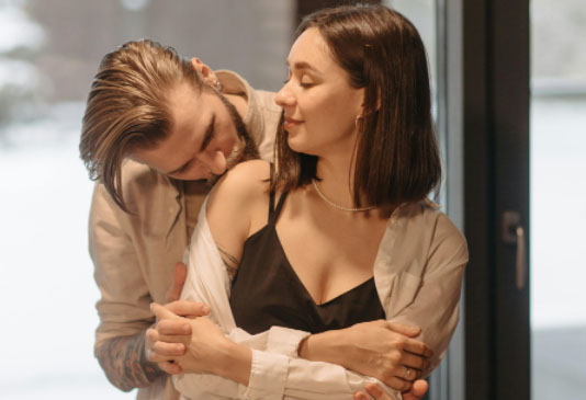 男床上调情技巧:爱抚女人的下面技巧 男床上调情技巧:爱抚女人的下面技巧