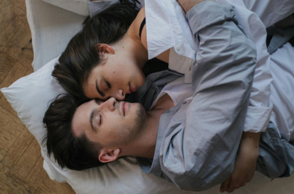夫妻床上30分种技巧：男人技巧高潮