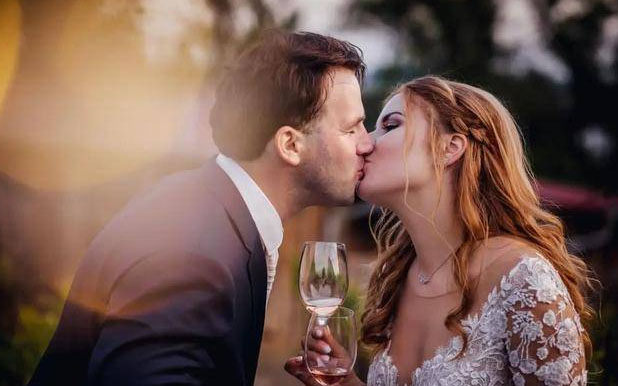 性交技巧更美妙的真人:她做爱的技巧让我痴迷 性交技巧更美妙的真人:她做爱的技巧让我痴迷