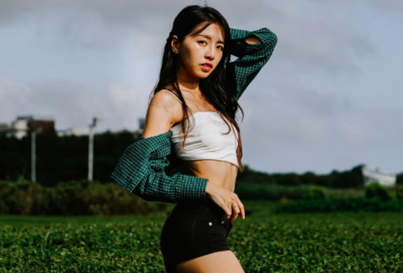 老公总爱看美女的私处：老公沉迷美女私密部位