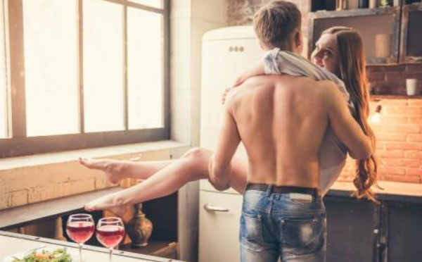 爱抚女人的技巧：女人爱抚的妙招