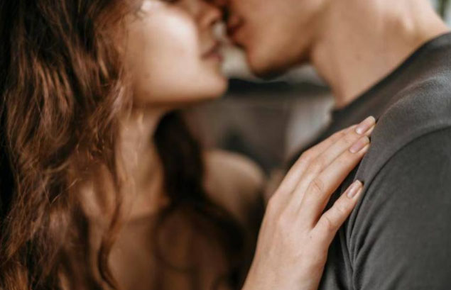 女同性恋作爱技巧：女同性恋性爱指南