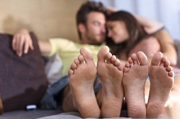 女性快速潮吹技巧：女性潮吹技巧速成指南