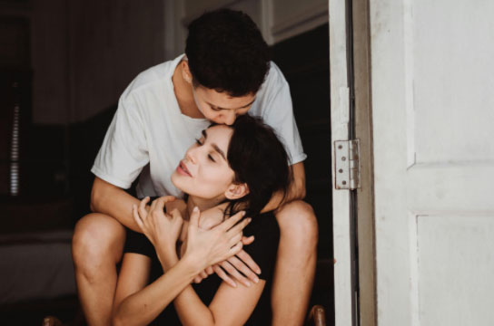 征服女人的性技巧：征服女性的性技巧