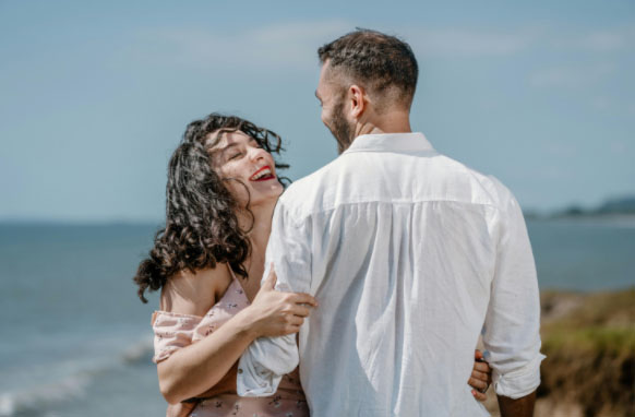 男生欺骗女生感情：男生虚偪女生情感