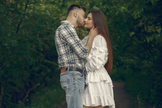 夫妻同房的技巧图片欣赏:“夫妻亲密合拍,房事福利干货大放送!” 夫妻同房的技巧图片欣赏:“夫妻亲密合拍,房事福利干货大放送!”