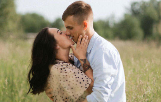 黄片增加夫妻感情可以吗：黄片专家教你，如何增进夫妻感情