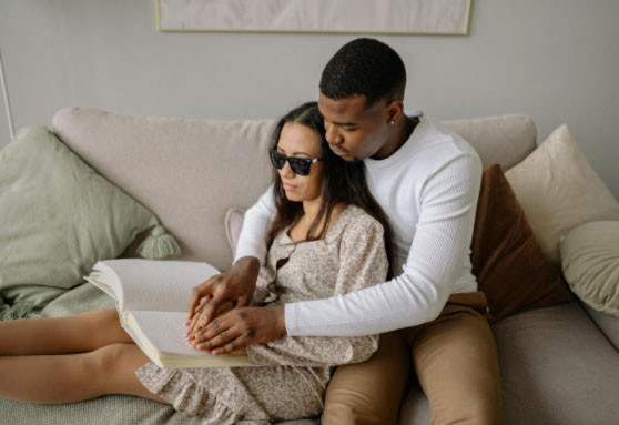 新婚夫妻用什么姿势:炽热爱情,新婚夫妻最佳亲密姿势 新婚夫妻用什么姿势:炽热爱情,新婚夫妻最佳亲密姿势