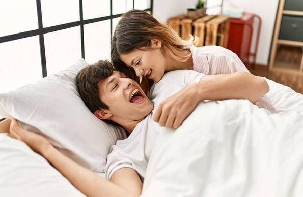 老婆七年之痒出轨：老伴関系岌岌可危露婚出軌等待解散