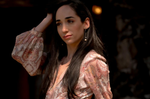 中年女人穿衣打扮：迷人魅力！中年女性时尚穿搭必备！
