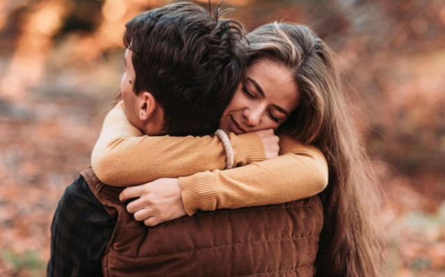 面对老婆被别人骚扰：老婆被骚扰，我该怎么办？