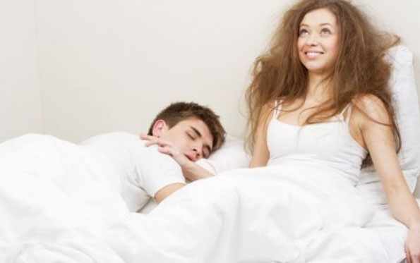 老婆做爱时爱笑：老婆做爱时笑容灿烂