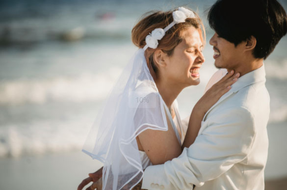 老婆吃我的口水：老婆的亲吻竟然暗藏秘密，让我大开眼界！