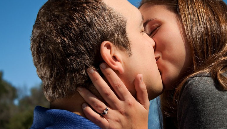 老婆的三种表现：老婆的三种微妙暗示，揭示她的真实想法