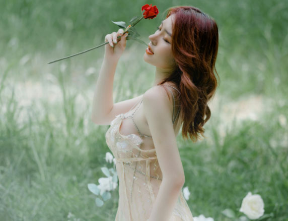 易烊千玺婚姻算命：易烊千玺的缘分解析，未来婚姻走向揭秘！