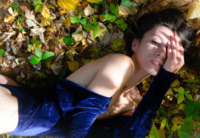 左眉毛上方有痣的女人：眉毛上的那颗痣，藏着她的秘密魅力