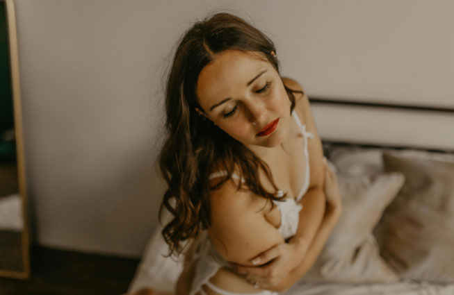 婚姻线向下弯曲怎么办：婚姻线下弯的秘密解析，如何扭转命运？