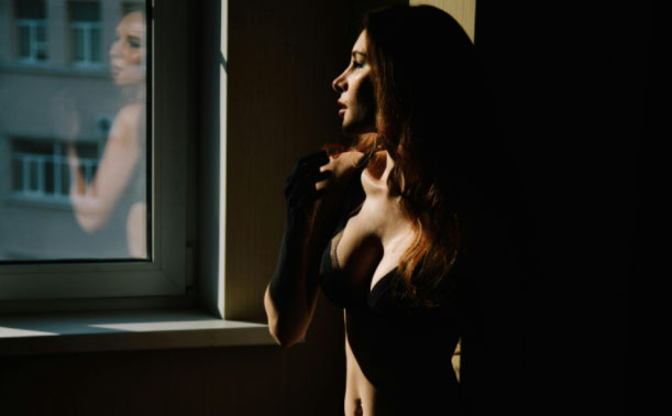 巨蟹男喜欢的女生外形：揭秘，巨蟹男心中女神的外形特征，吸引他们的关键是什么？