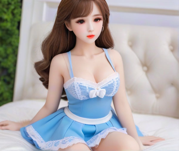 女生戴翡翠牌子：珠光宠辱，翡翠闪耀盛放